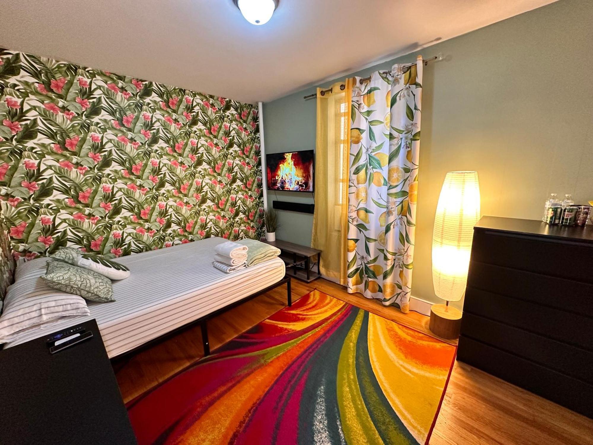 ניו יורק Tropical Comfort Room In Harlem Cozy Stay With Snacks & Style מראה חיצוני תמונה