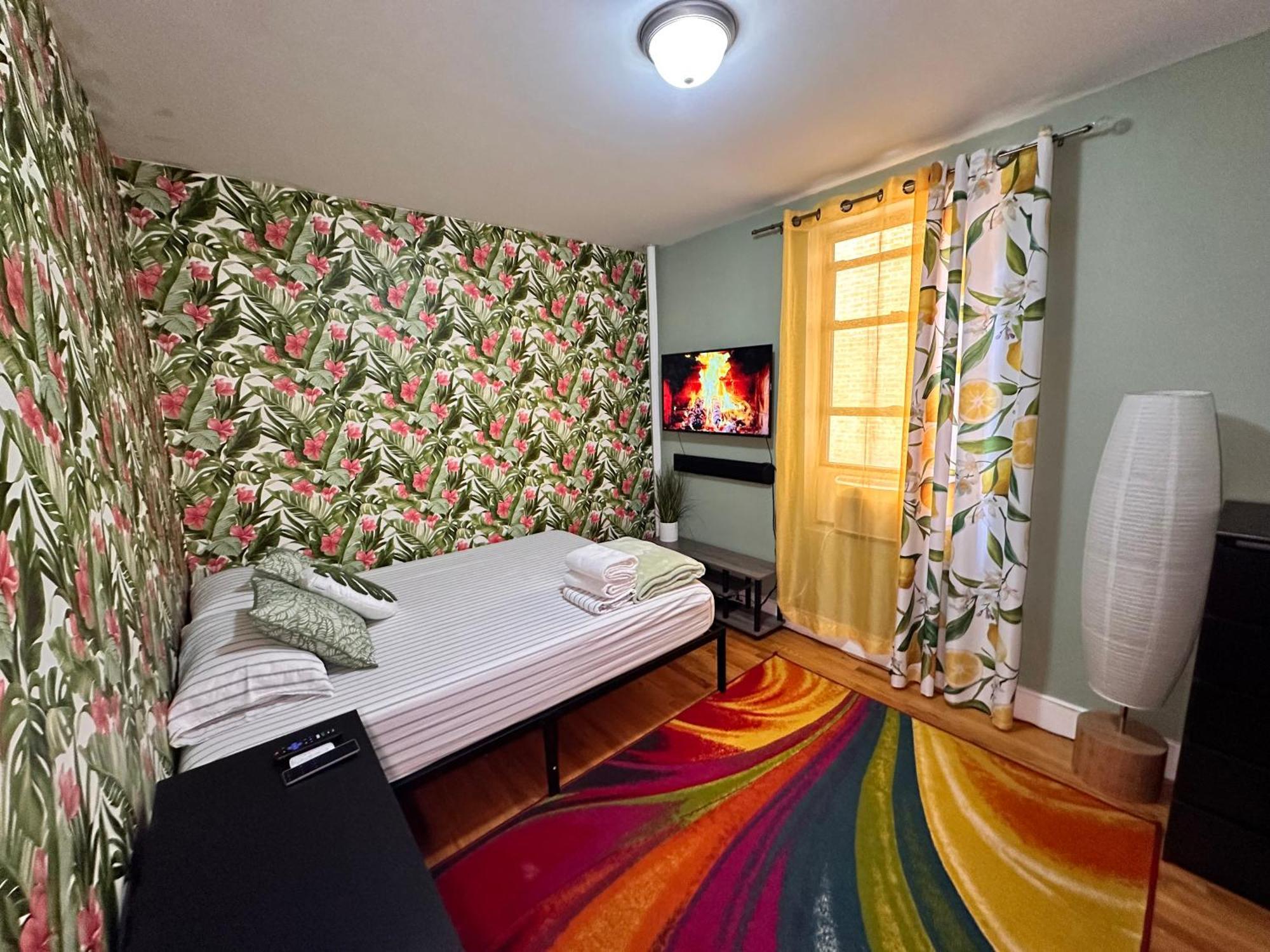 ניו יורק Tropical Comfort Room In Harlem Cozy Stay With Snacks & Style מראה חיצוני תמונה
