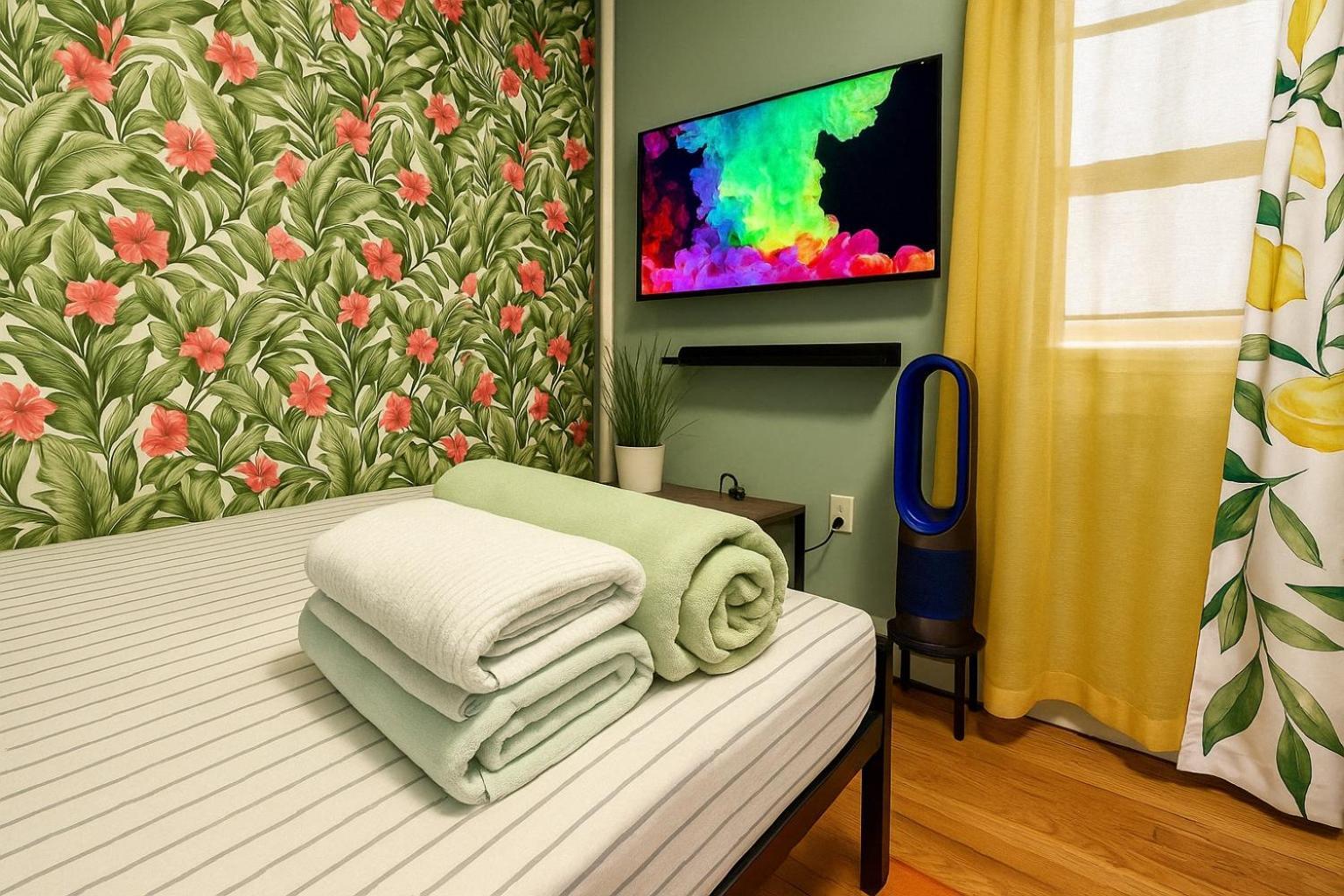 ניו יורק Tropical Comfort Room In Harlem Cozy Stay With Snacks & Style מראה חיצוני תמונה